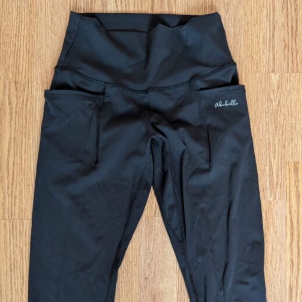 Black Leggings With Side Pockets (New)